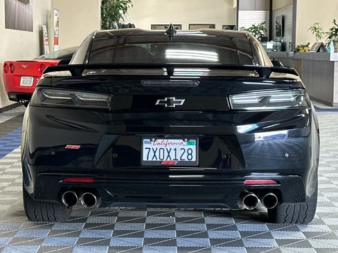 Used 2017 Chevrolet Camaro SS RWD image 5