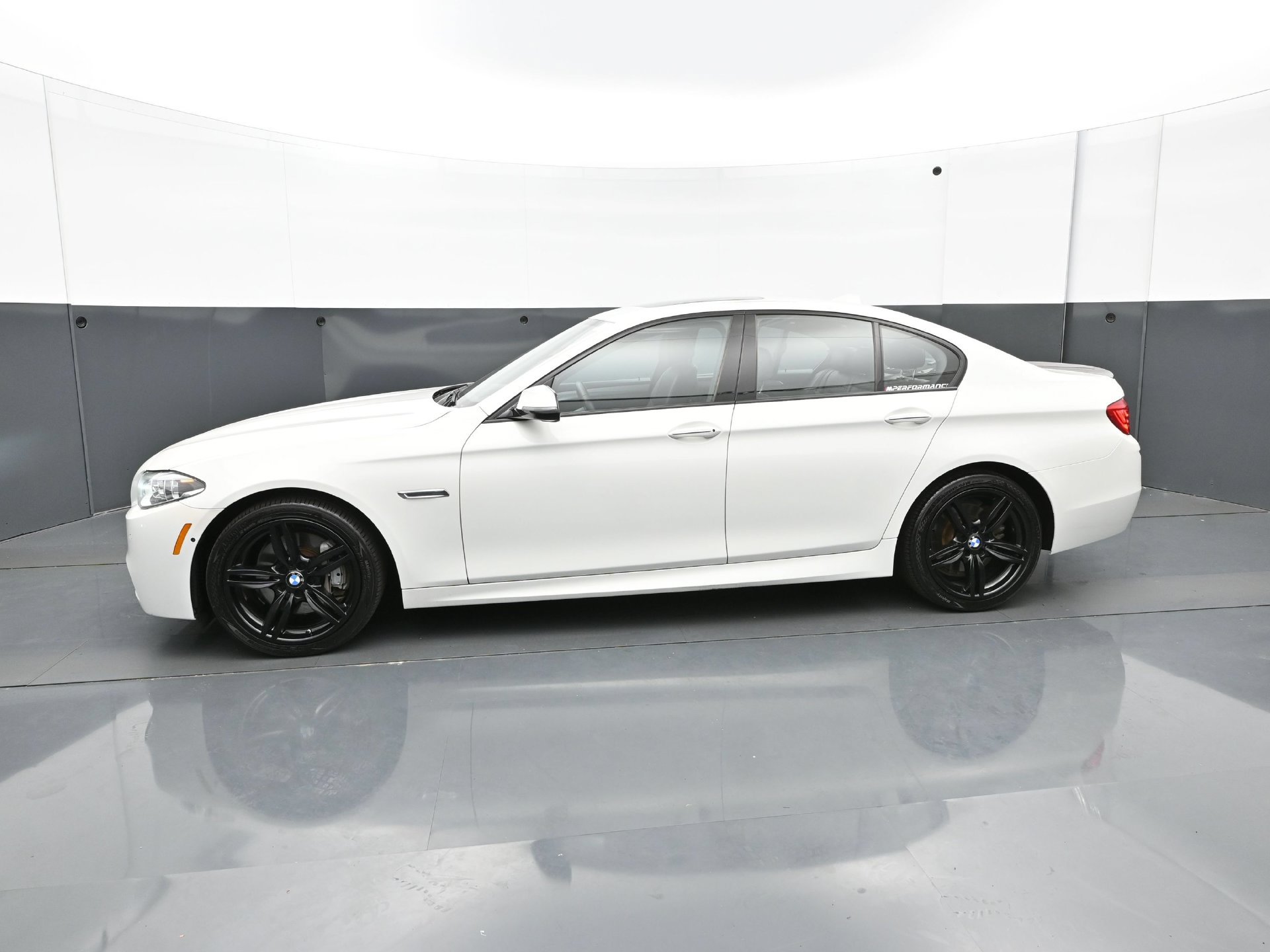 Used 2016 BMW 535i xDrive Sedan AWD/4WD image 3
