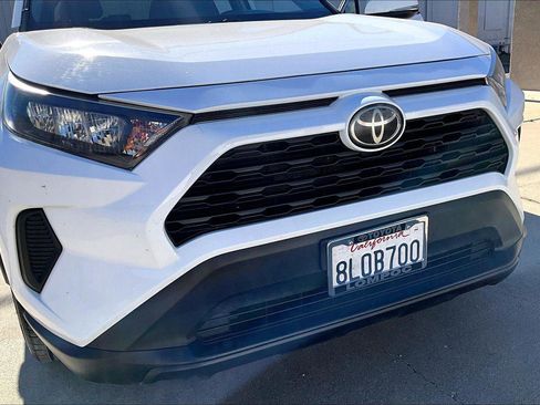 Used 2019 Toyota RAV4 LE image 28