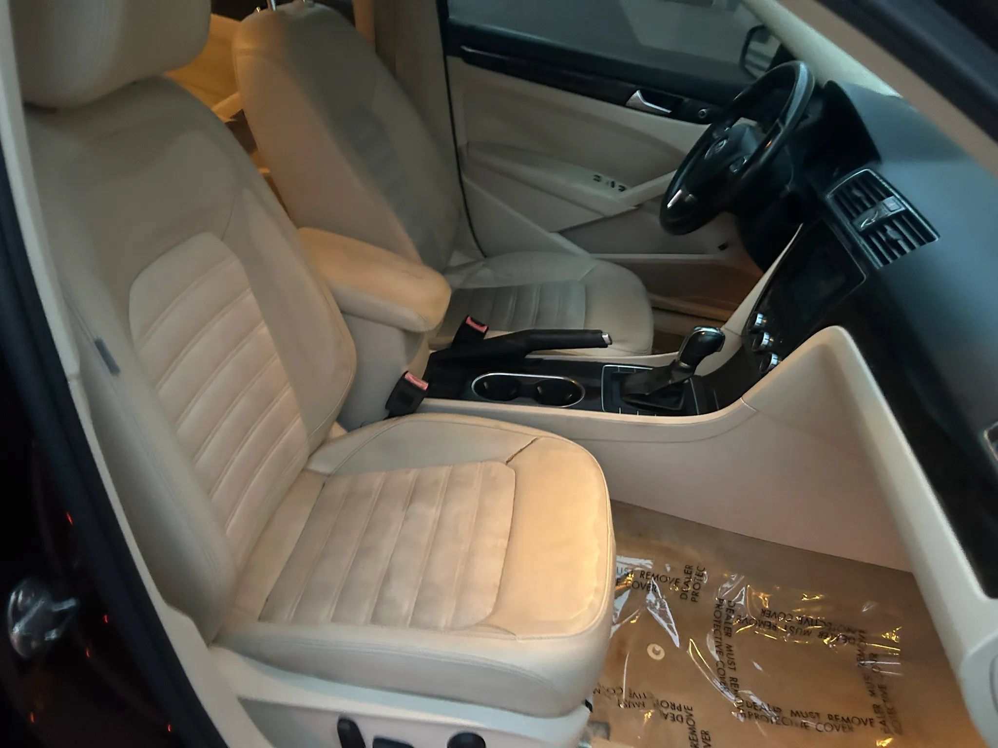 Used 2014 Volkswagen Passat TDI SEL Premium FWD image 12