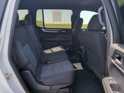 Used 2025 GMC Acadia Elevation FWD image 27