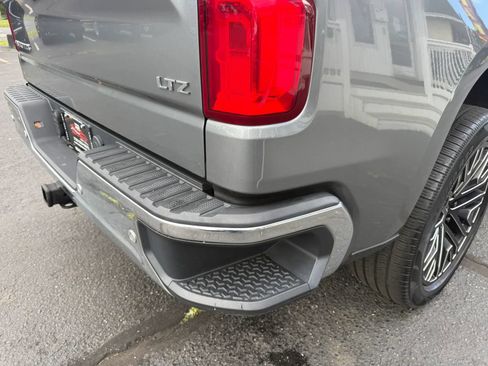 Used 2019 Chevrolet Silverado 1500 LTZ w/ Technology Package AWD/4WD image 49