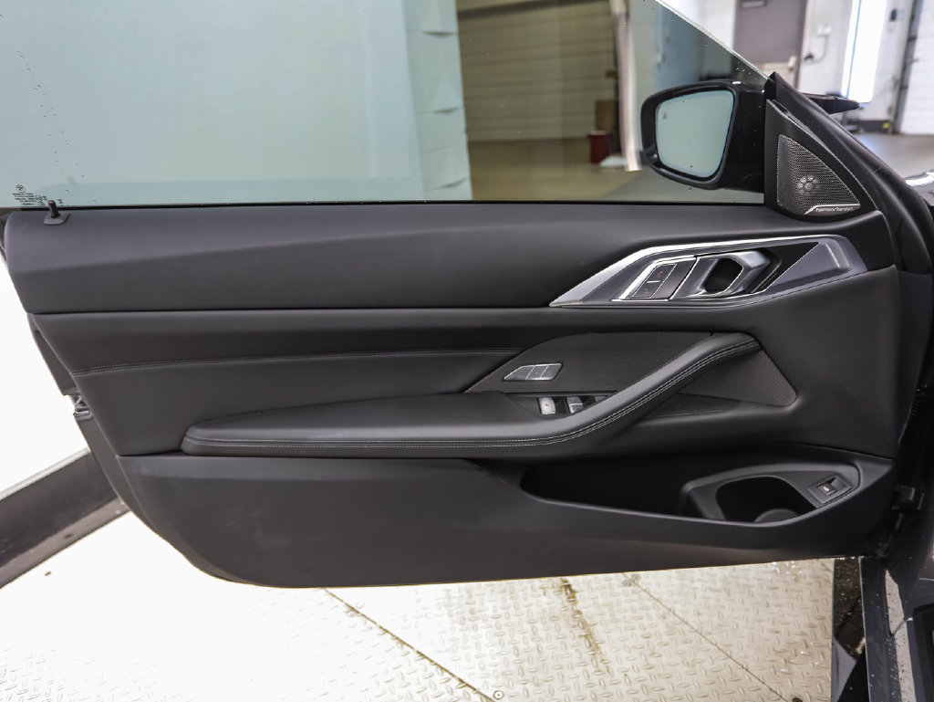 Used 2027 BMW M4 xDrive Competition AWD/4WD image 9