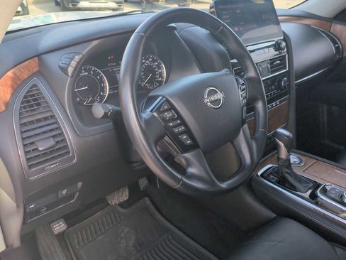 Used 2022 Nissan Armada SL w/ Captain's Chairs Package image 10
