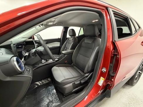 Certified 2024 Chevrolet Trax LT FWD image 23