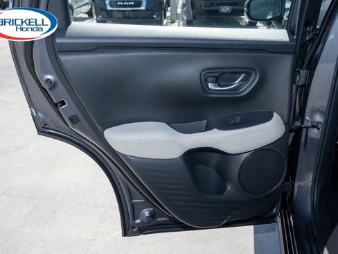 Used 2023 Honda HR-V LX image 11