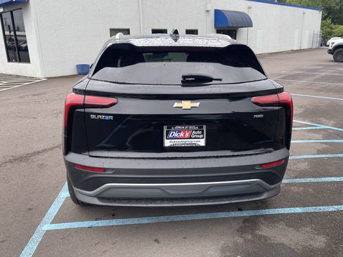 Used 2024 Chevrolet Blazer EV LT AWD/4WD image 4