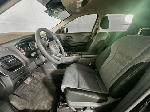 Used 2023 Nissan Rogue SV FWD image 13