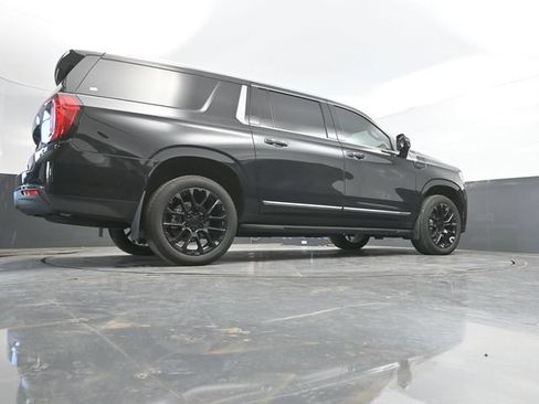 Used 2024 GMC Yukon XL SLT w/ SLT Luxury Package AWD/4WD image 48