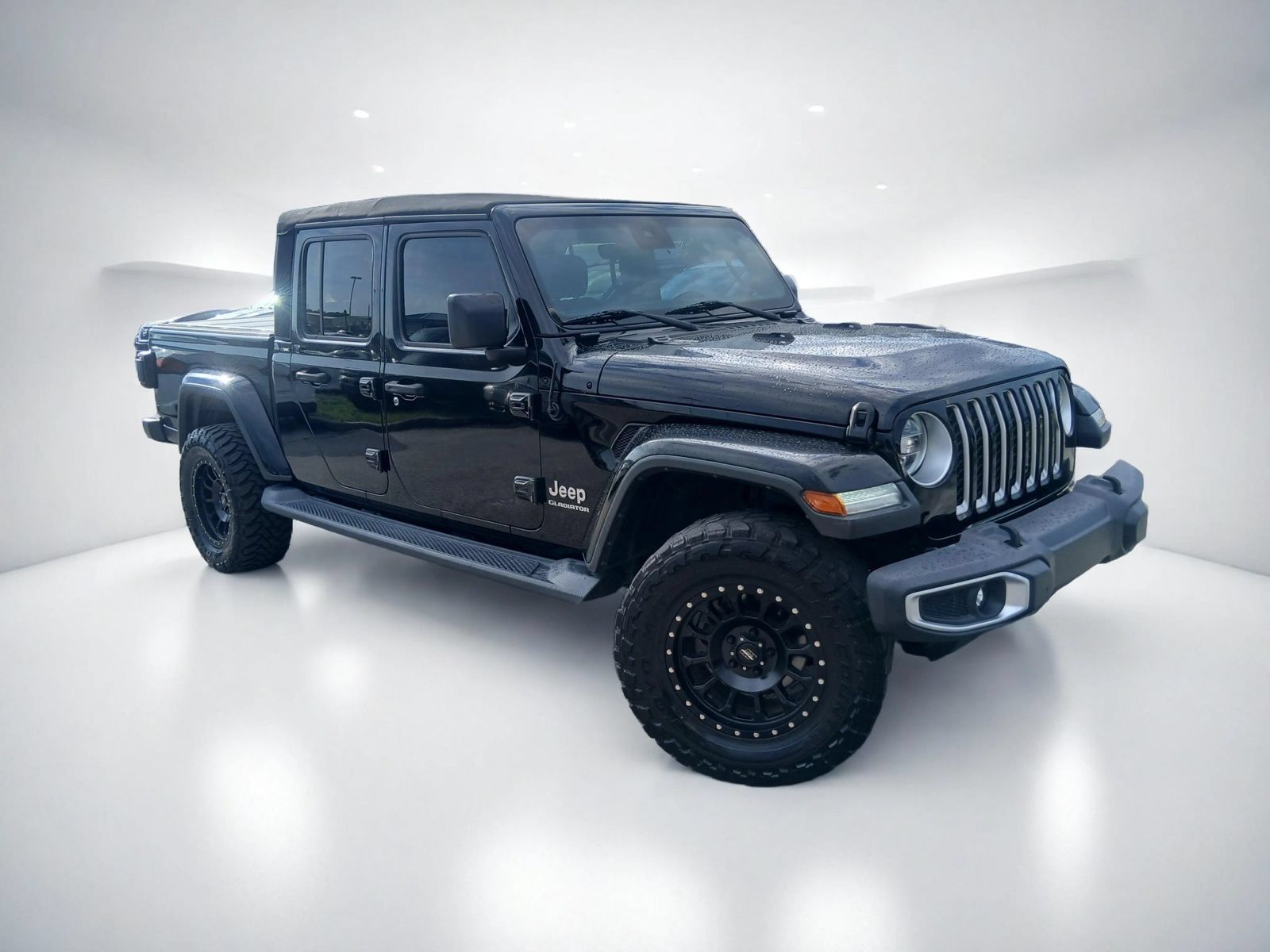 Used 2020 Jeep Gladiator Overland AWD/4WD image 2