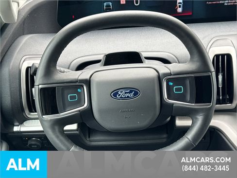 Certified 2025 Ford Expedition Active image 31