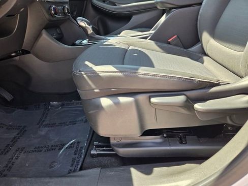 Used 2025 Buick Encore GX Preferred image 27