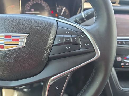 Used 2017 Cadillac XT5 Luxury FWD image 21