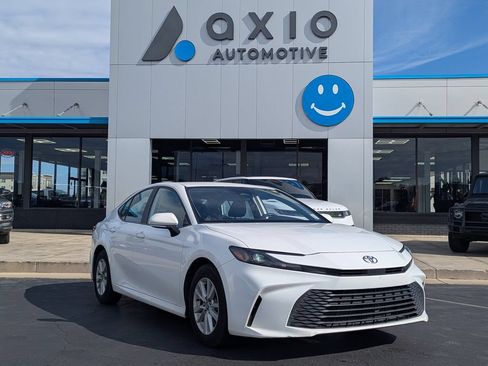 Used 2025 Toyota Camry LE FWD image 1