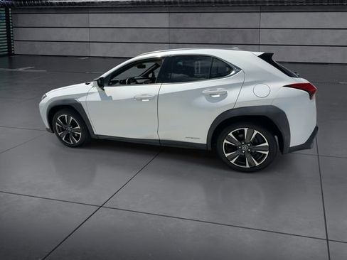 Used 2020 Lexus UX 250h w/ Premium Package image 5