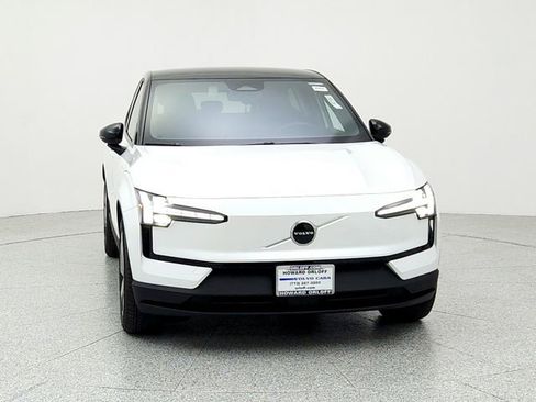 Certified 2025 Volvo EX30 Plus w/ Protection Package Premier image 2