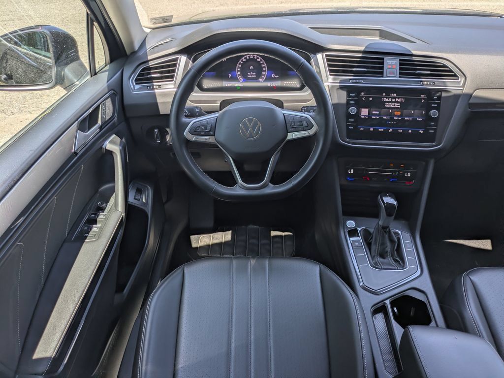 Used 2024 Volkswagen Tiguan SE FWD image 16