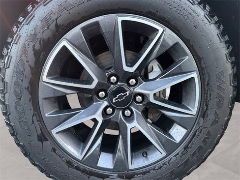 Used 2021 Chevrolet Tahoe Z71 w/ Z71 Signature Package image 14