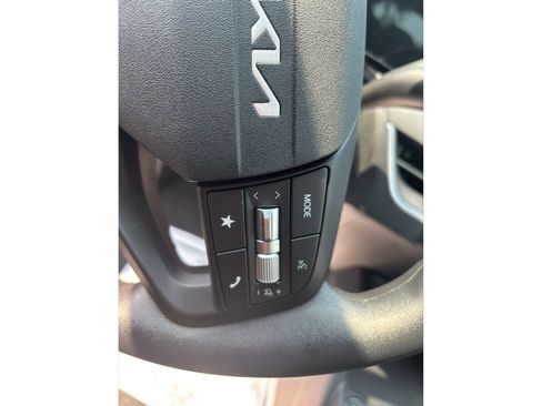 New 2025 Kia K4 FWD image 17