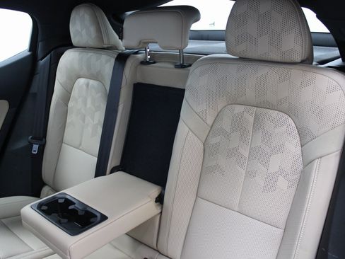 Used 2021 Polestar Polestar 2 image 24