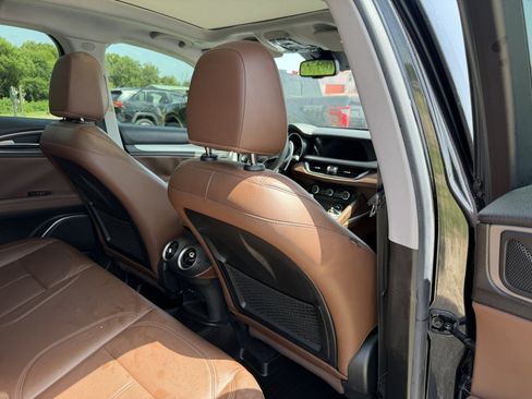 Used 2018 Alfa Romeo Stelvio Sport w/ Quick Order Package 22J Sport AWD/4WD image 22