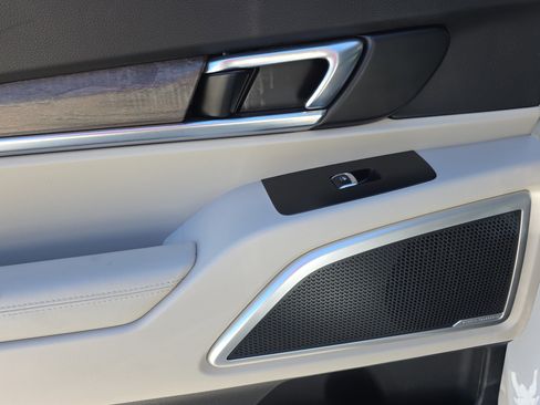 Used 2020 Kia Telluride EX w/ Towing Package image 13