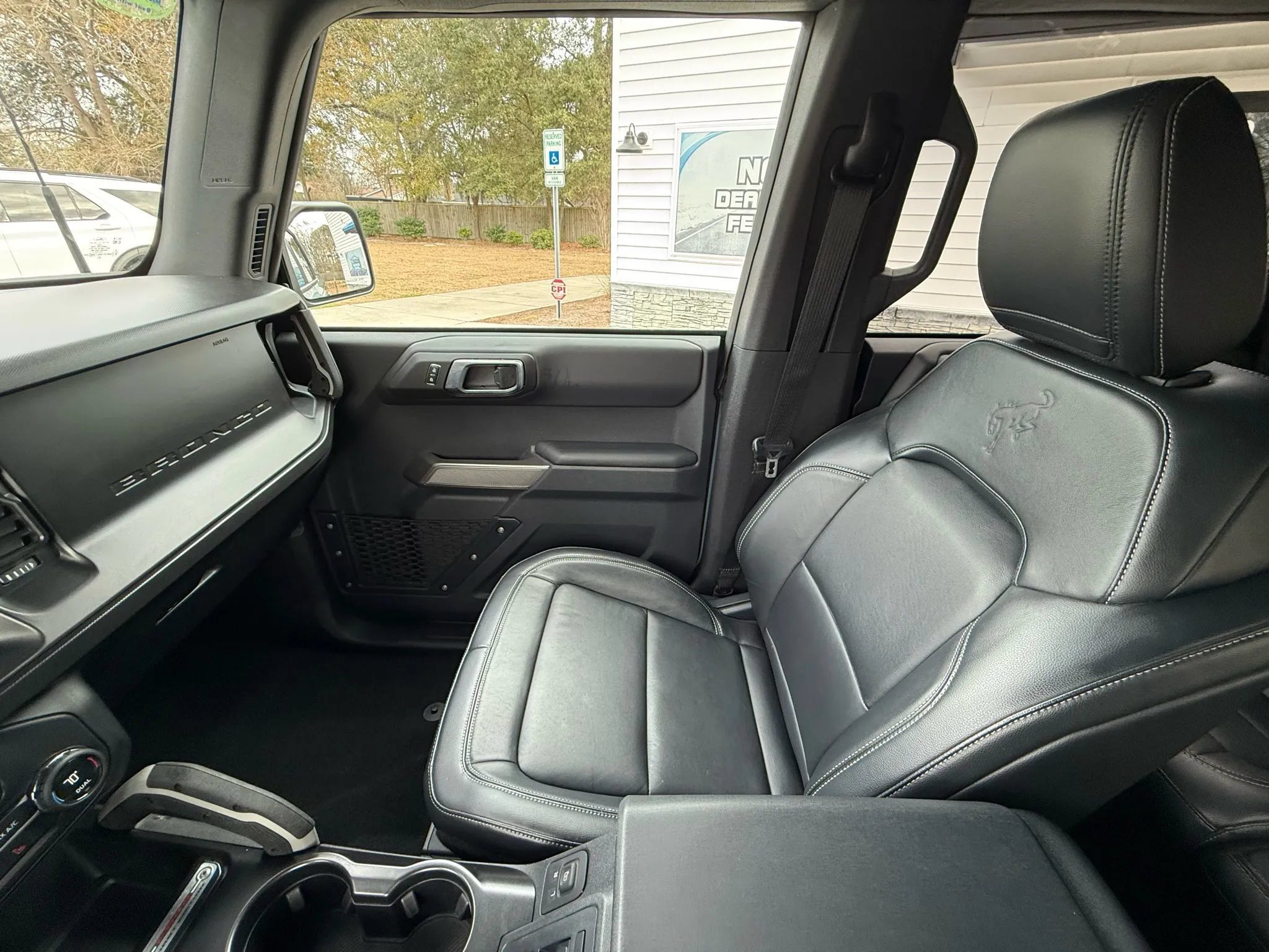 Used 2021 Ford Bronco First Edition AWD/4WD image 28