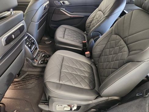 Used 2025 BMW X7 xDrive40i AWD/4WD image 30