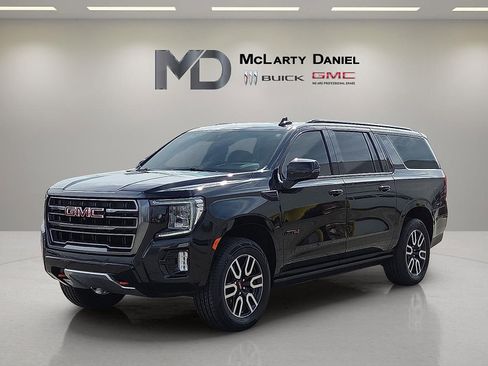 Used 2023 GMC Yukon XL AT4 w/ AT4 Premium Plus Package image 2