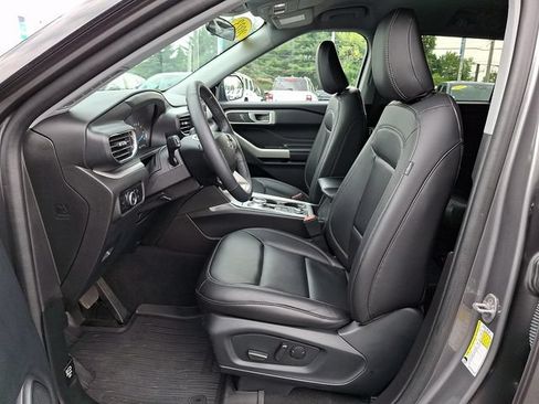 Certified 2023 Ford Explorer XLT w/ Equipment Group 202A AWD/4WD image 16