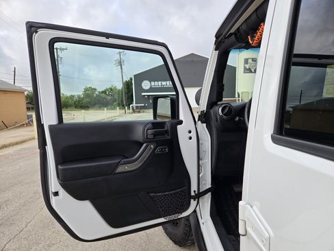 Used 2016 Jeep Wrangler Unlimited Sport w/ Quick Order Package 24S AWD/4WD image 4