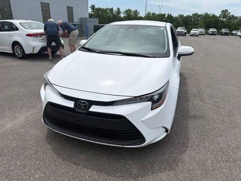 Used 2024 Toyota Corolla LE FWD image 3