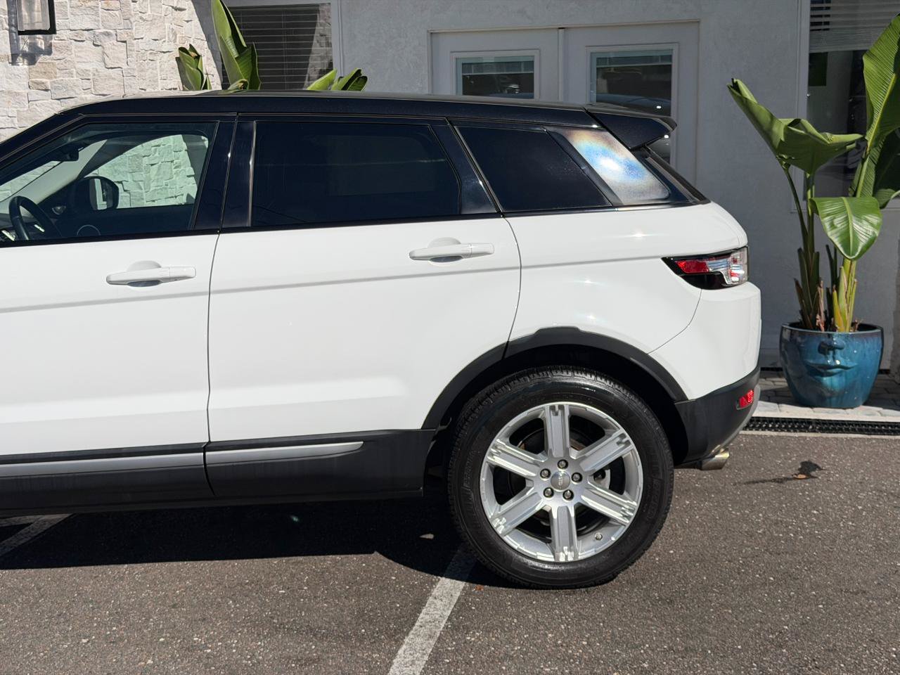Used 2015 Land Rover Range Rover Evoque Pure Plus AWD/4WD image 9
