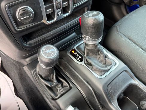 Used 2020 Jeep Wrangler Unlimited Sport image 27