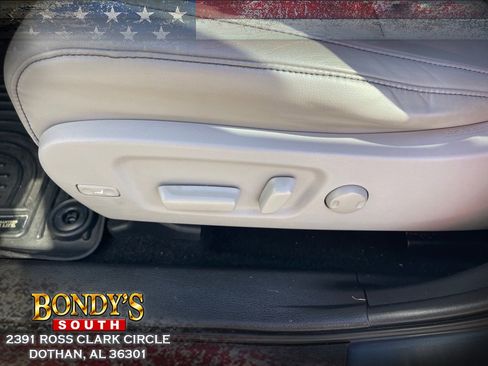 Used 2019 Toyota Highlander FWD V6 image 9