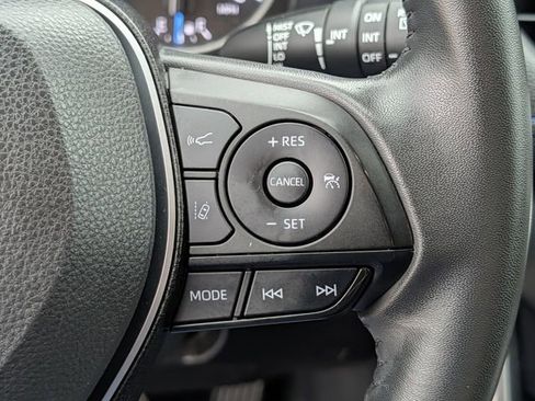 Used 2022 Toyota RAV4 SE AWD/4WD image 19