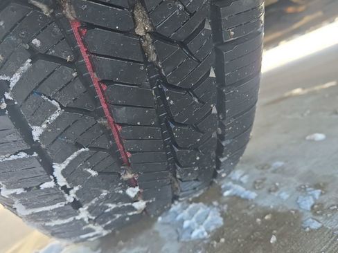 Used 2021 Toyota Highlander XLE image 27