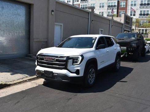 Used 2026 GMC Terrain Elevation FWD image 2