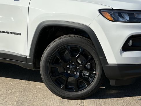 New 2026 Jeep Compass Latitude image 7