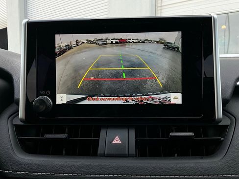 Used 2025 Toyota RAV4 XLE image 32