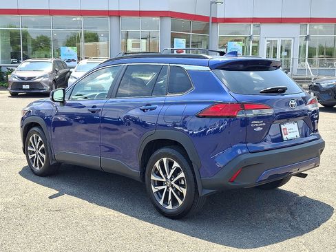 Used 2023 Toyota Corolla Cross XLE w/ Convenience Package AWD/4WD image 5