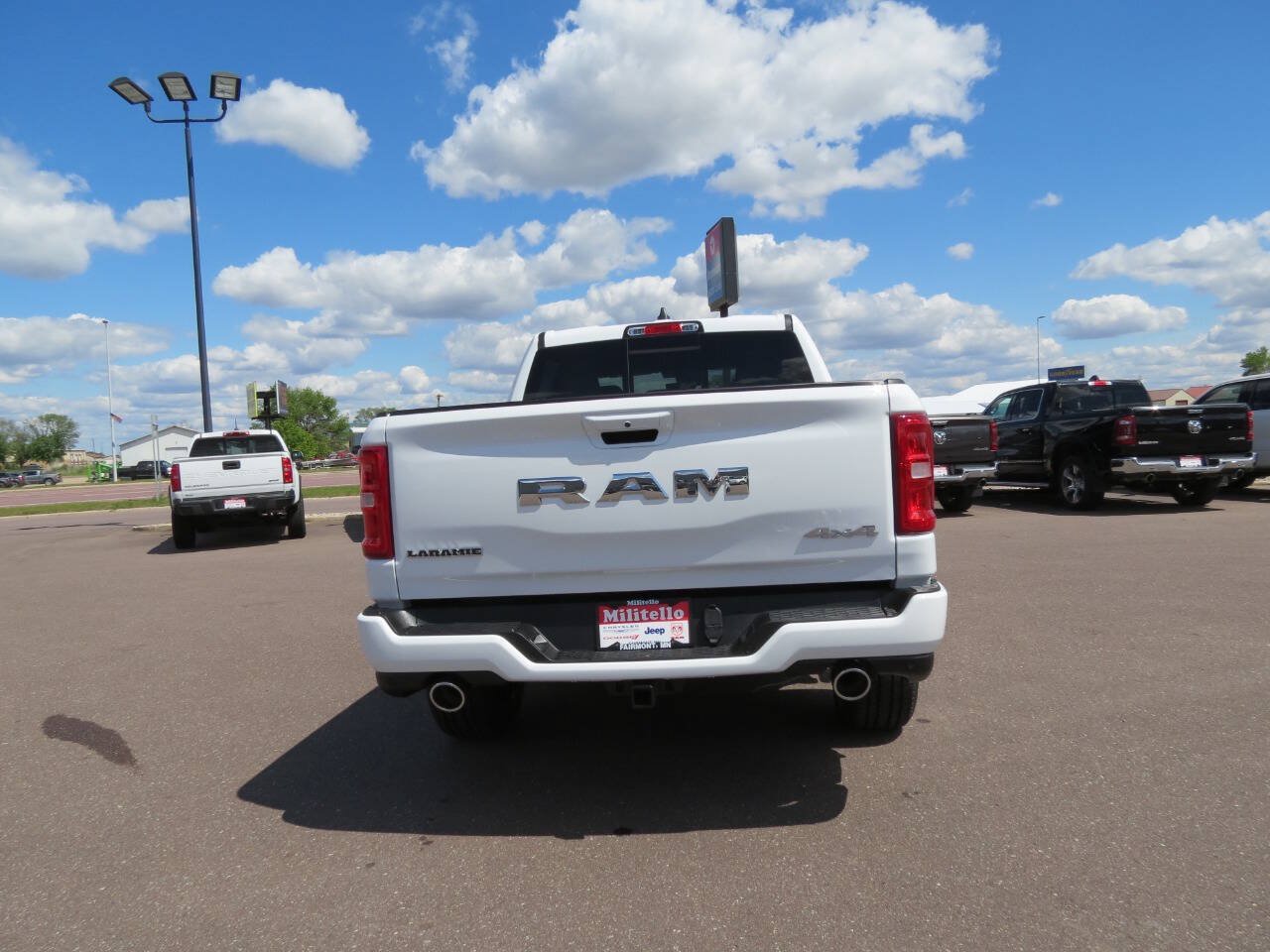 Used 2025 RAM 1500 Laramie w/ Sport Appearance Package AWD/4WD image 3