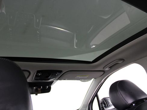 Used 2022 Kia Sorento S w/ Panoramic Sunroof Package AWD/4WD image 23