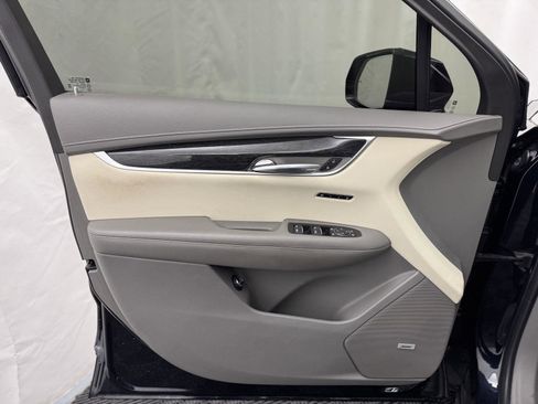 Used 2021 Cadillac XT6 Premium Luxury image 17