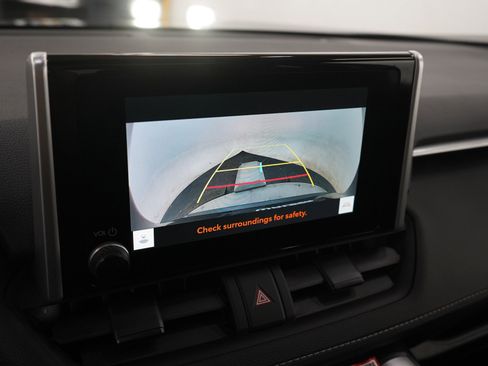 Used 2025 Toyota RAV4 XLE AWD/4WD image 22