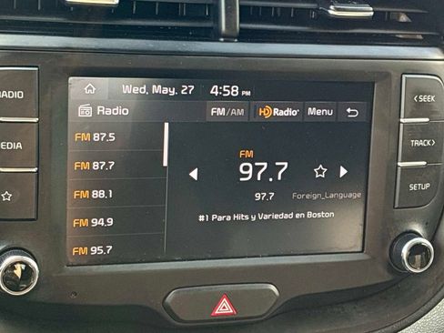 Used 2025 Kia Soul LX w/ LX Technology Package FWD image 29