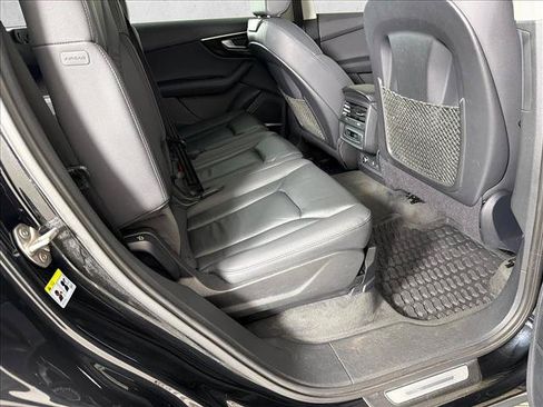 Used 2023 Audi Q7 3.0T Premium Plus w/ Premium Plus Package AWD/4WD image 17