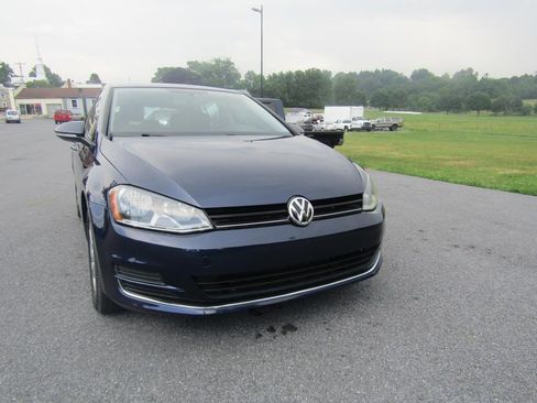 Used 2015 Volkswagen Golf TDI FWD image 2
