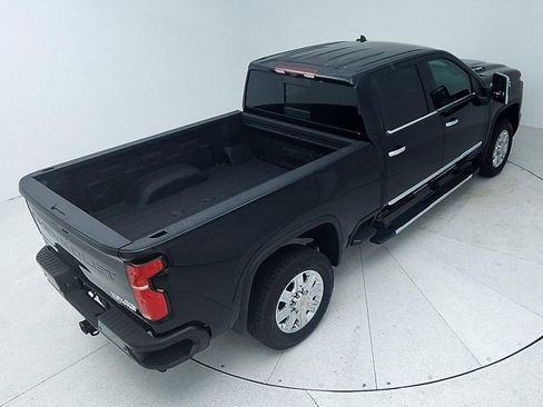 Used 2024 Chevrolet Silverado 2500 High Country w/ Technology Package AWD/4WD image 16