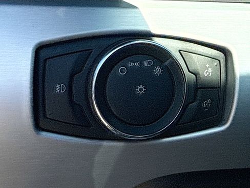 Used 2017 Ford Mustang Premium image 31